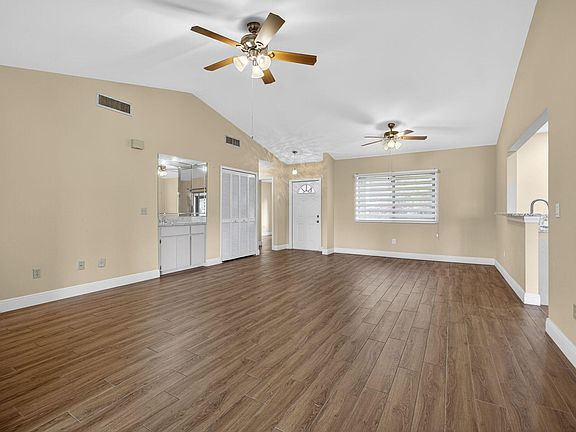 5th image of 160 Ramblewood Circle