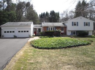 7 Burleigh Dr, Granby, CT 06035