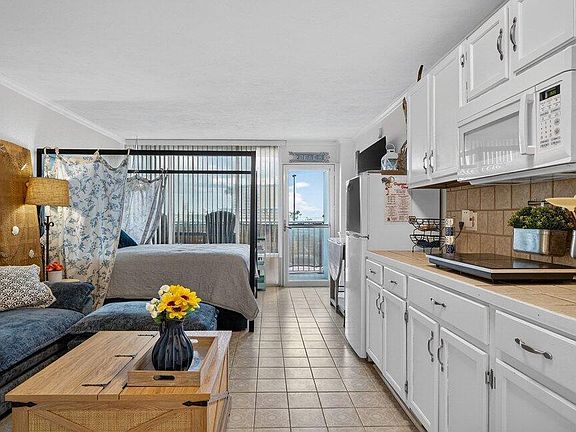 4th image of 2043 S Atlantic Ave #218