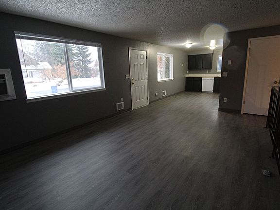 3rd image of 6028 N Lacey St #A