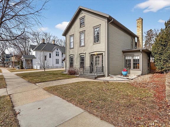 4th image of 611 E Court St