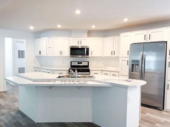 Redman Advantage RA2860-245 Plan, Riverview