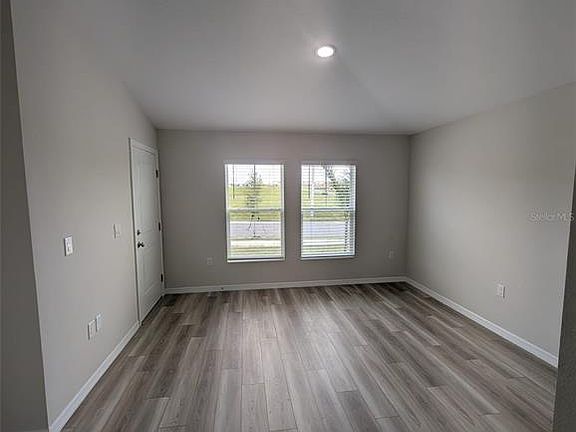 3rd image of 1358 Palmeroy Rd
