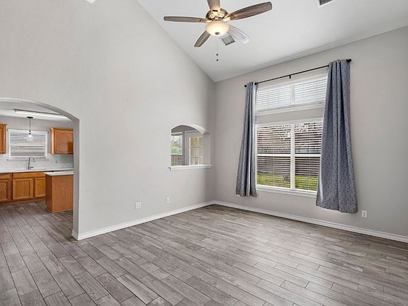 4th image of 440 Grey Feather Ct