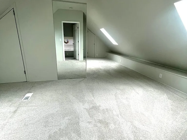 3241 S Carpenter St — Photo 14