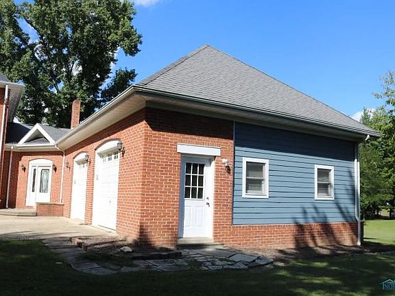 3rd image of 211 Water St