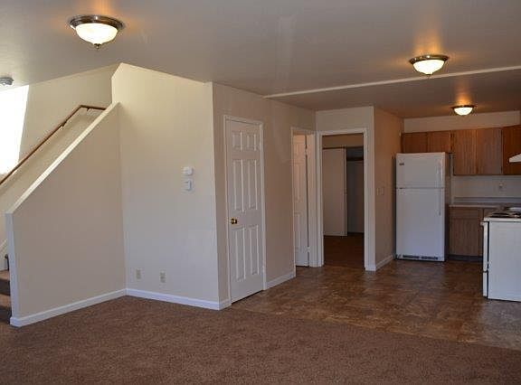 3rd image of 1920 B St APT C