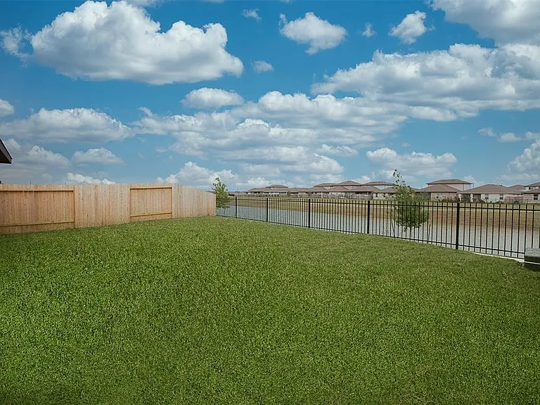 7411 Victoria Brook Trce — Photo 33