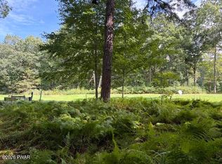 145 Burning Tree Dr, Hawley, PA 18428
