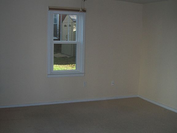 4th image of 31 N Grant St