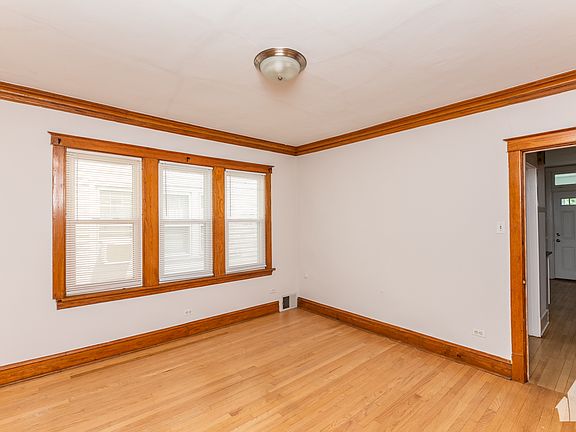 4th image of 5051 W Argyle St APT 2