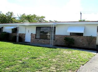 9321 Applecrest Dr, Palm Beach Gardens, FL 33410