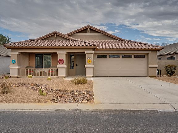 3rd image of 751 E Palomino Way
