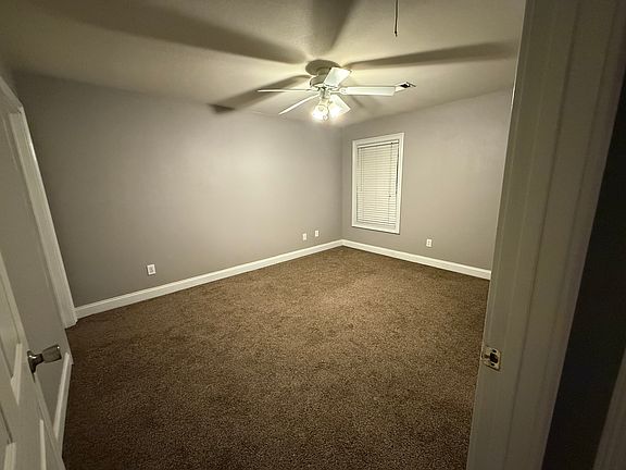 4th image of 807 W Longleaf Dr
