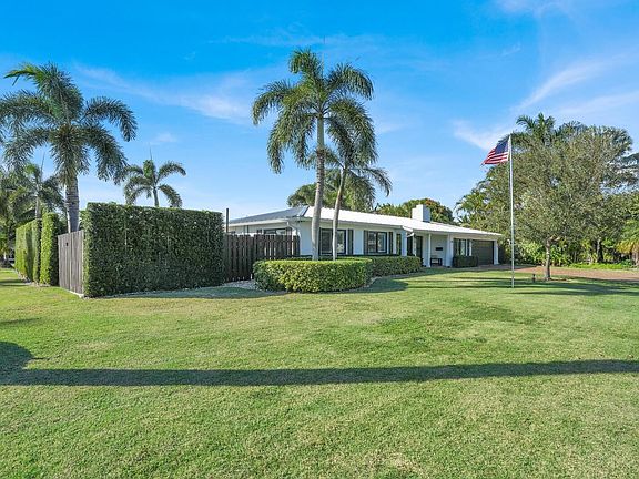 4th image of 2713 NE 21st Avenue