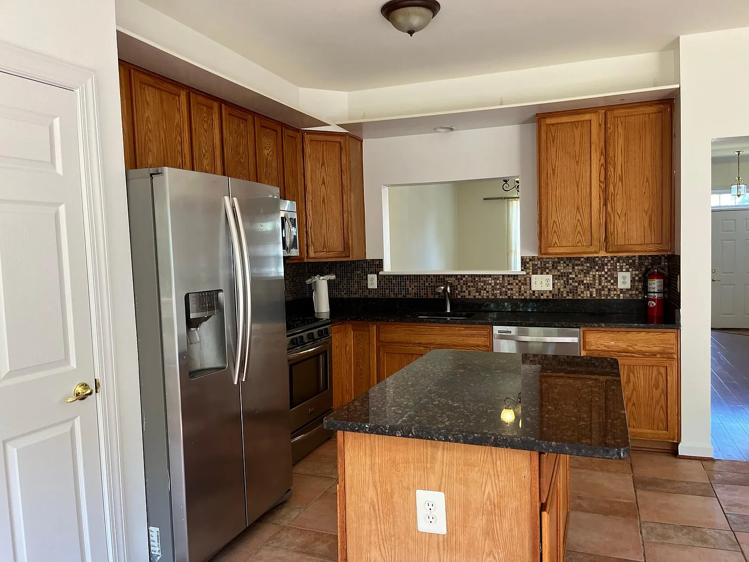 3 bed, 1716 sqft, $2,850 — Photo 4