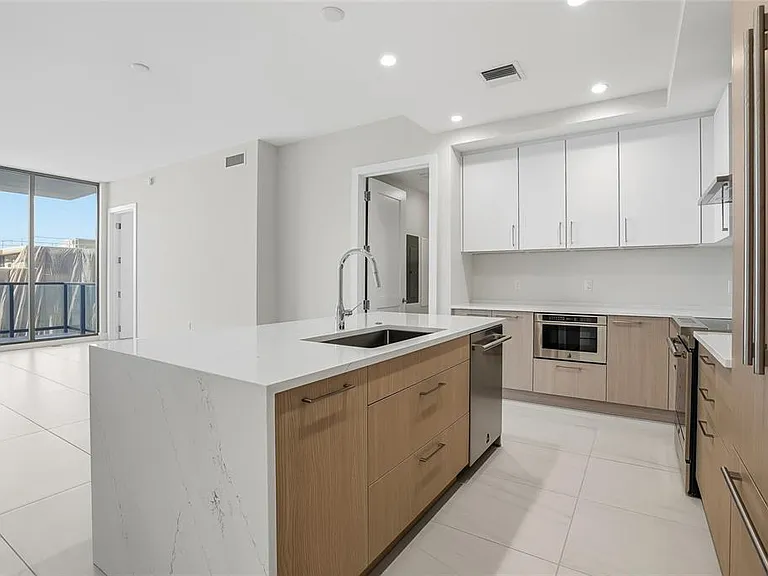 275 1st Ave S #1008 — Photo 6