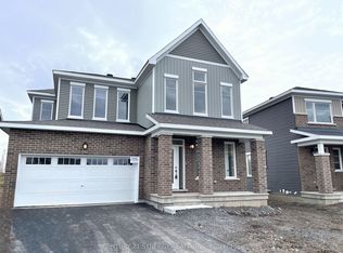 862 Henslows Cir, Ottawa, ON K4A 5H7