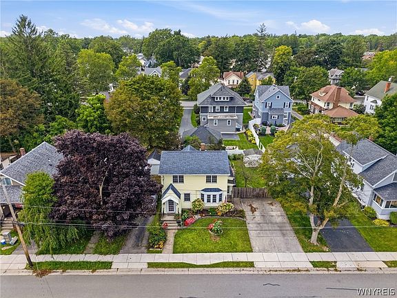 4th image of 24 Seneca Ave