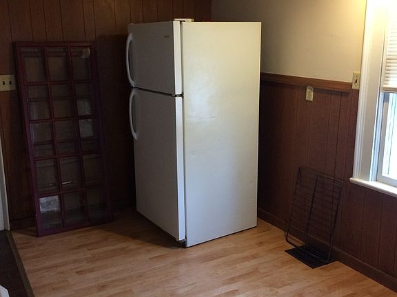 3rd image of 718 Myrtle St NW #1