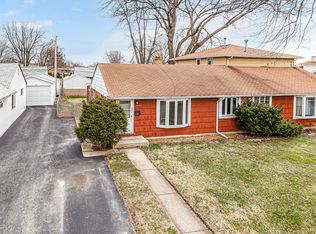 4554 W 89th St, Hometown, IL