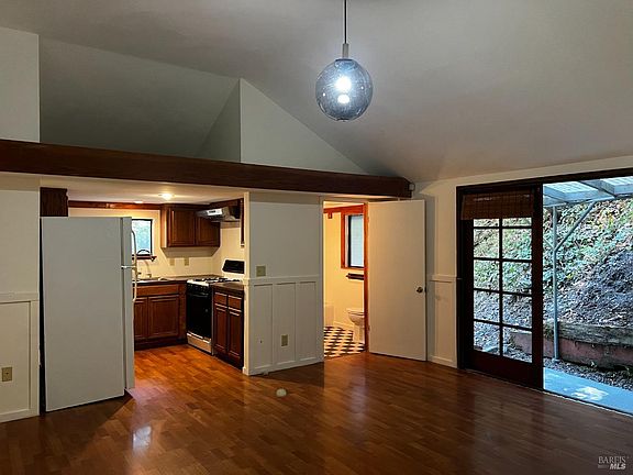 3rd image of 15414 Canyon 3 Road