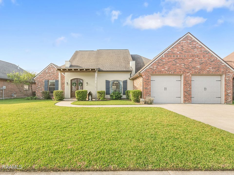 1st image of 109 Thomas Oak Dr