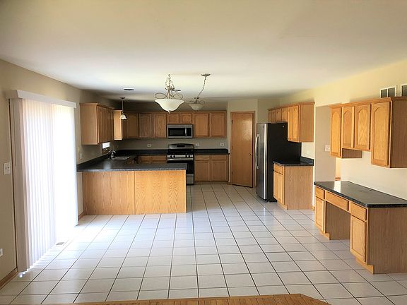 4th image of 18547 Walnut Ave