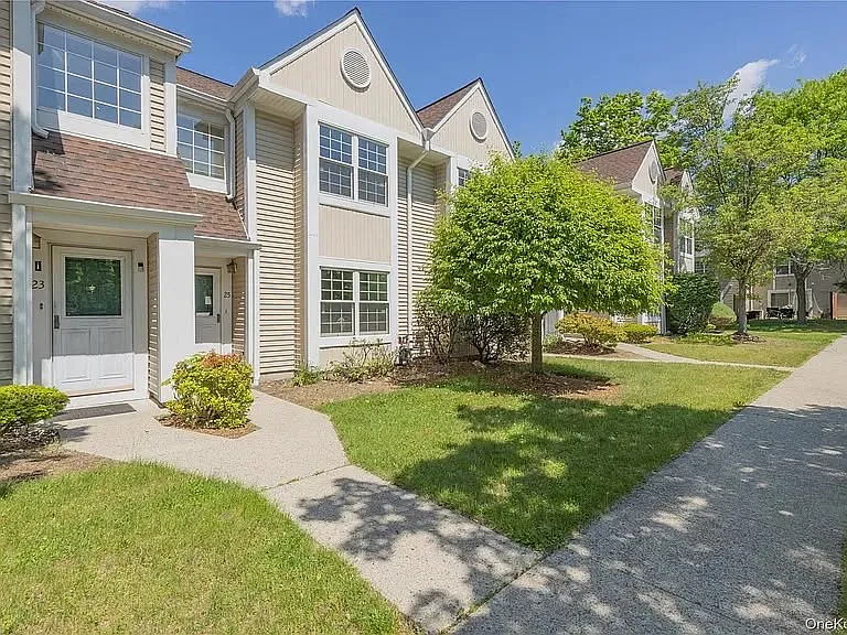 28 Creekside Cir