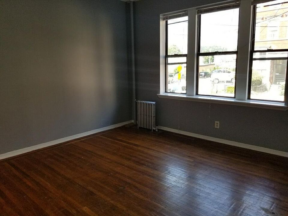 2nd image of 141 Duncan Ave #0