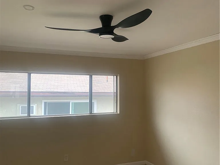 707 E Tujunga Ave #B — Photo 16