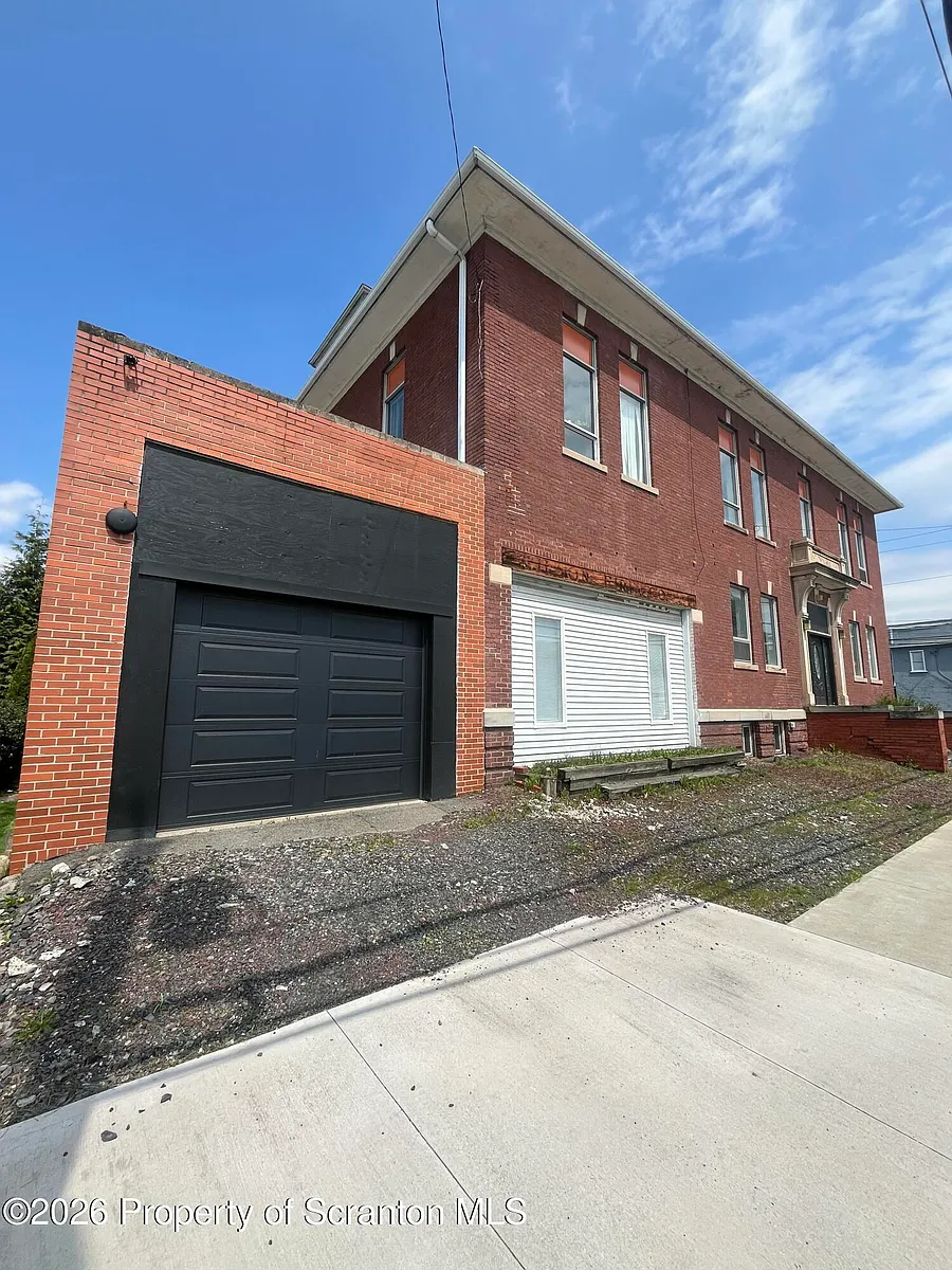 Building Photo - 802 Main St #C