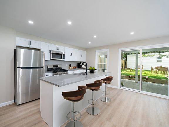 2nd image of 171 Van Horne St #1