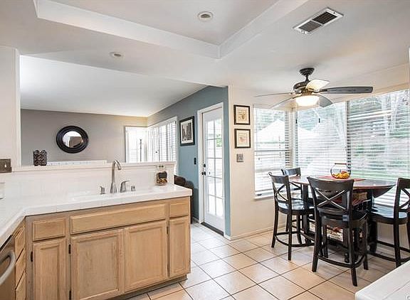 5th image of 23501 Meriden Pl