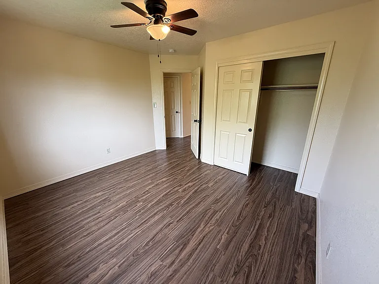 1721 Girard Blvd SE #C — Photo 12