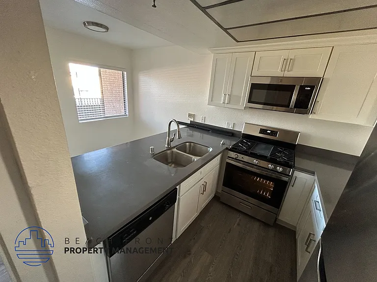 12617 Eucalyptus Ave — Photo 3