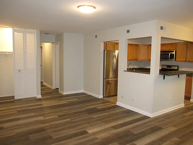 2 bed, 900 sqft, $2,175 — Photo 3