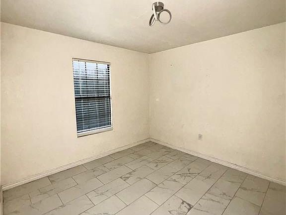 5th image of 401 N Bethel St