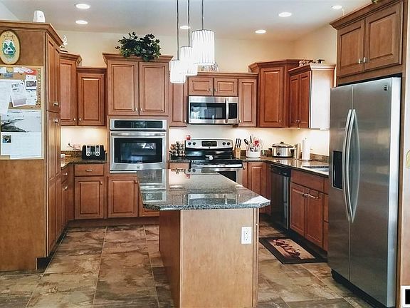 3rd image of 305 Aspen Lodge Dr