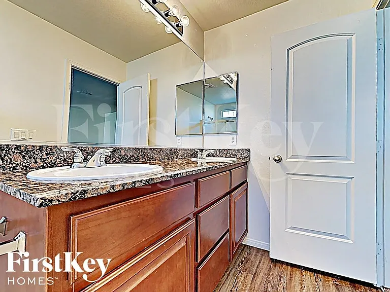 2045 Houdini St — Photo 11