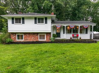 8525 Sharp Ln, Chesterland, OH 44026