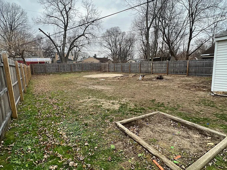 15424 Oldham St — Photo 20