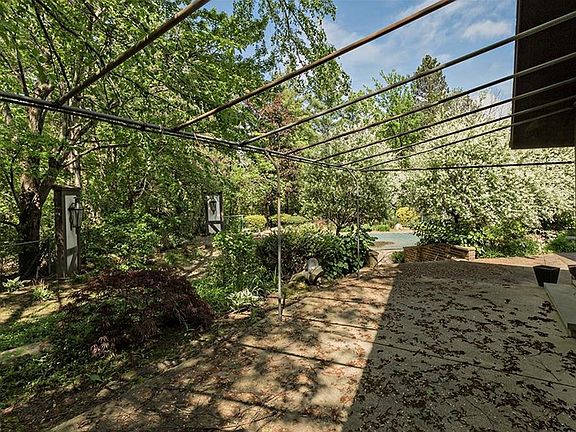 3rd image of 2590 Butternut Ln