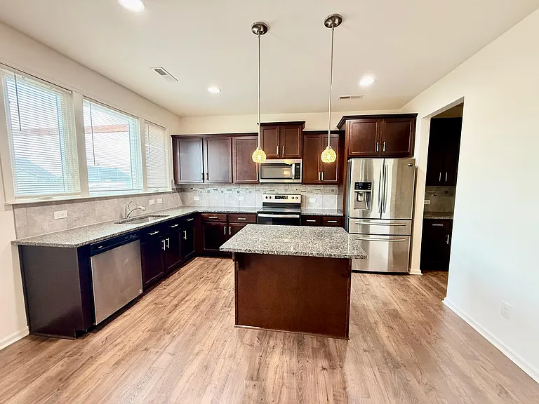4909 Grace View Dr — Photo 6
