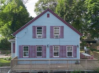 15 Tew Pl, Providence, RI 02906