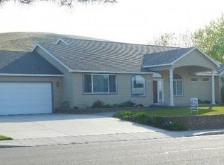 5917 W 17th Ave, Kennewick, WA 99338