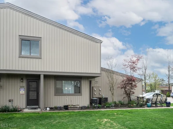 11879 Harbour Light Dr, North Royalton, OH 44133