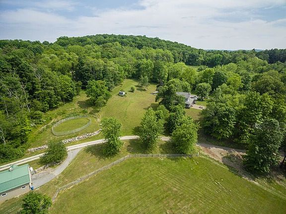 4th image of 7 Townsend Rd
