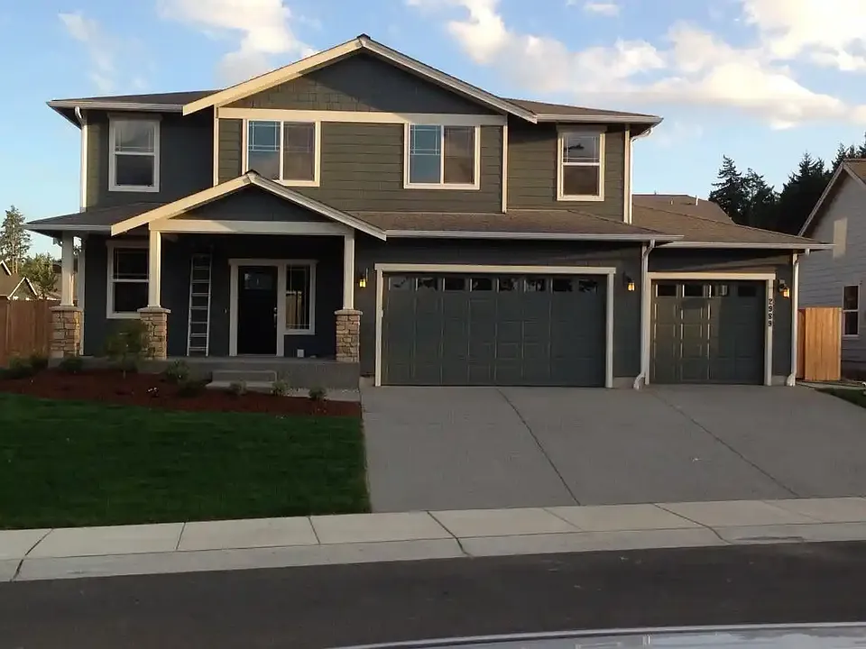 2989 SW Fairway Point Dr