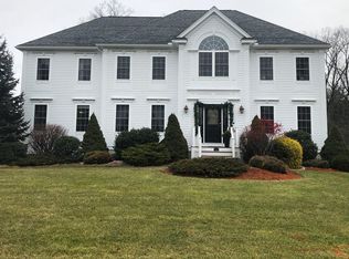 19 Regency Dr, Dracut, MA 01826